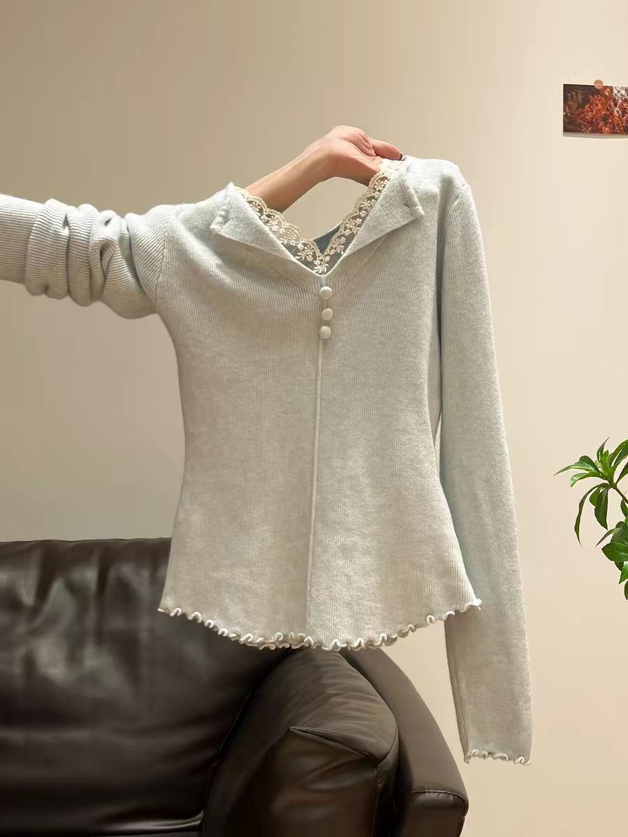 Off-white lace trim V-neck knit top